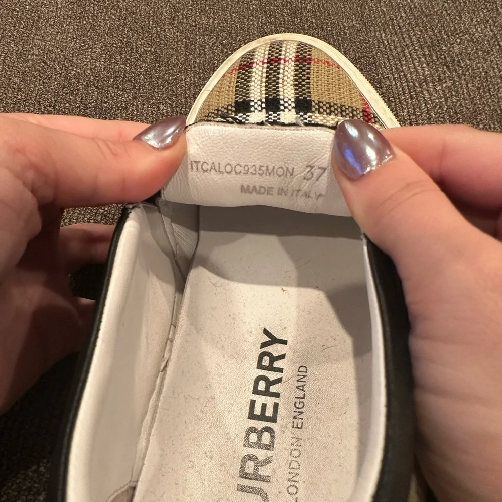 Burberry Sneakers - Picture 3 of 7